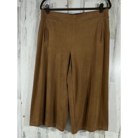 Chicos Faux Suede Wide Crop‎ Pants Size 1.5 Medium 10 (33x21) Brown High Rise - Picture 2 of 10